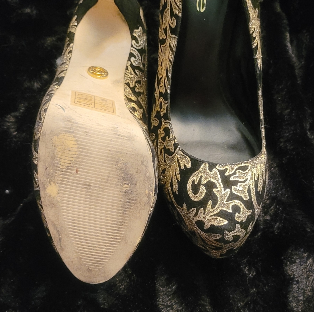 High heel - Picture 2 of 2